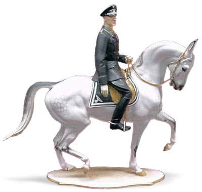 Конная фигура офицера СС